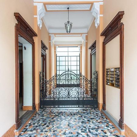 Elegante Casa Liberty Apartment Милано Екстериор снимка