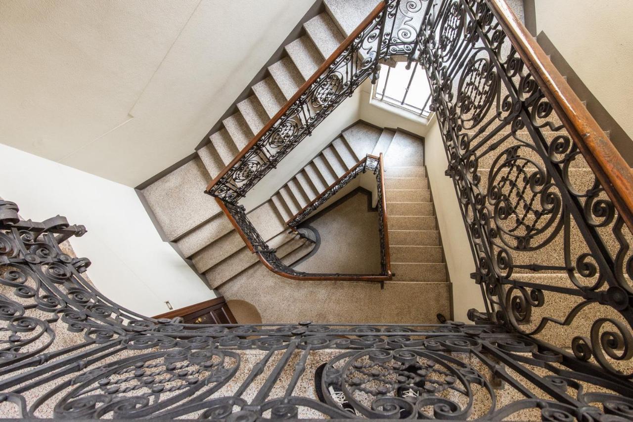 Elegante Casa Liberty Apartment Милано Екстериор снимка